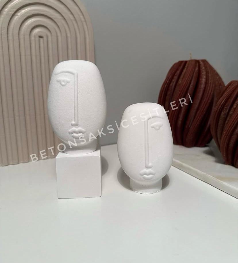 Taş Soyut Yüz ve Kare Alt